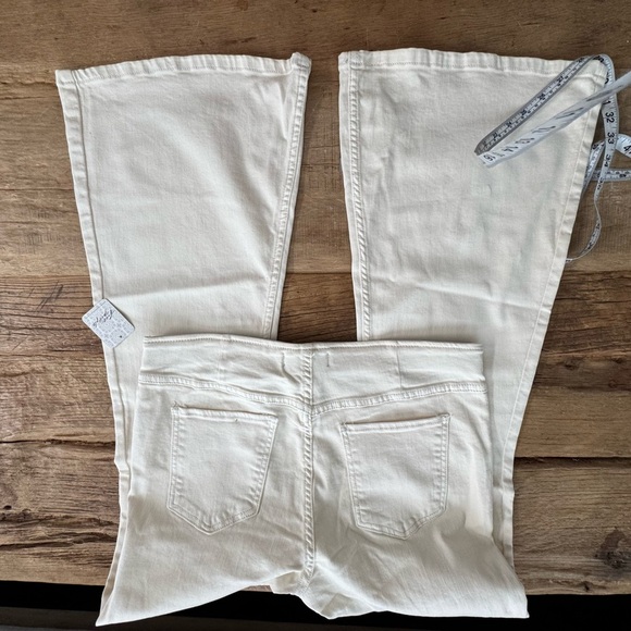 NWT Free People Penny Pull on Flare Jeans ~ White~ size 32 🤍 - Picture 12 of 15